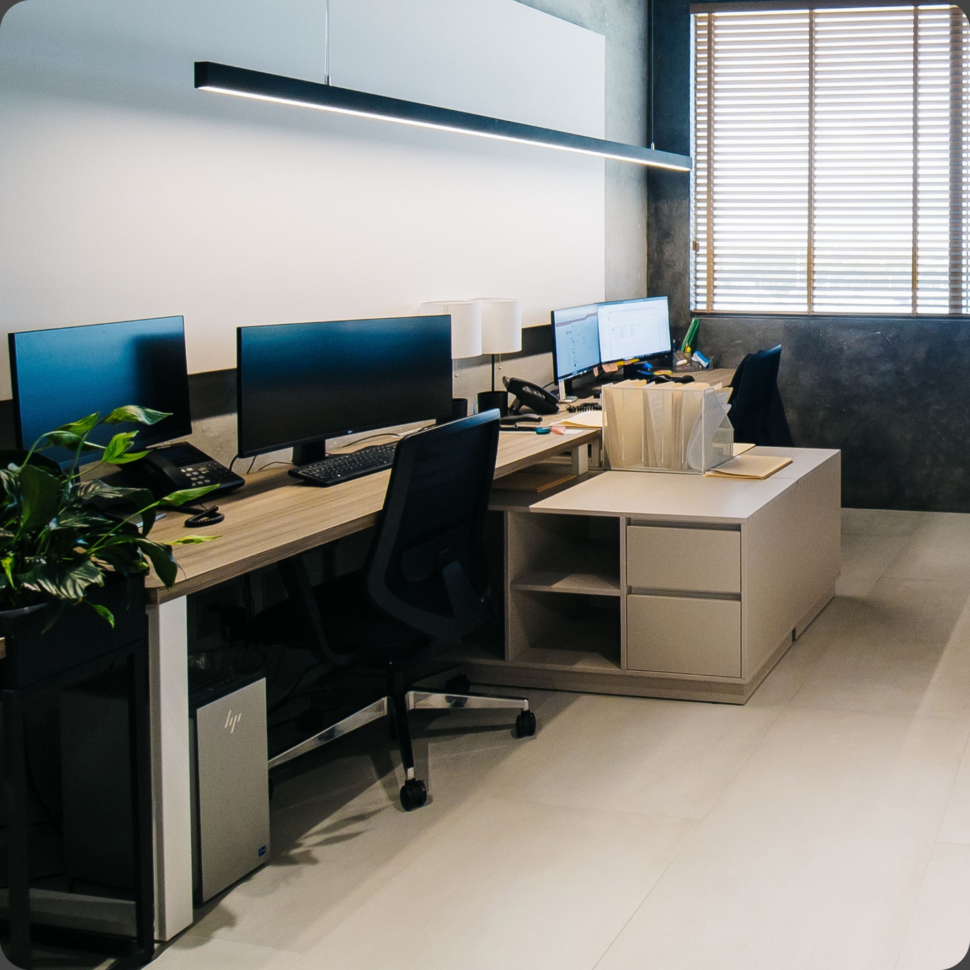 JumboBee office workspace